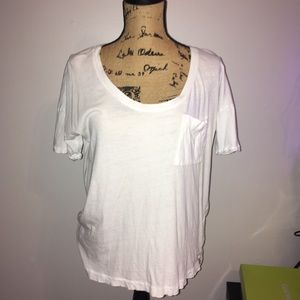 OLD NAVY WHITE TSHIRT